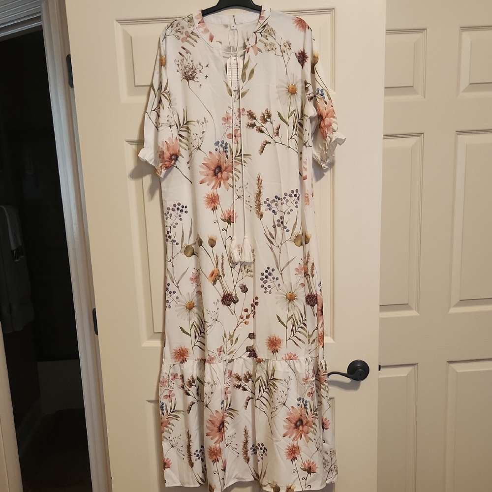 NWT Lightweight Floral Maxi Dress From Cherieday, XL